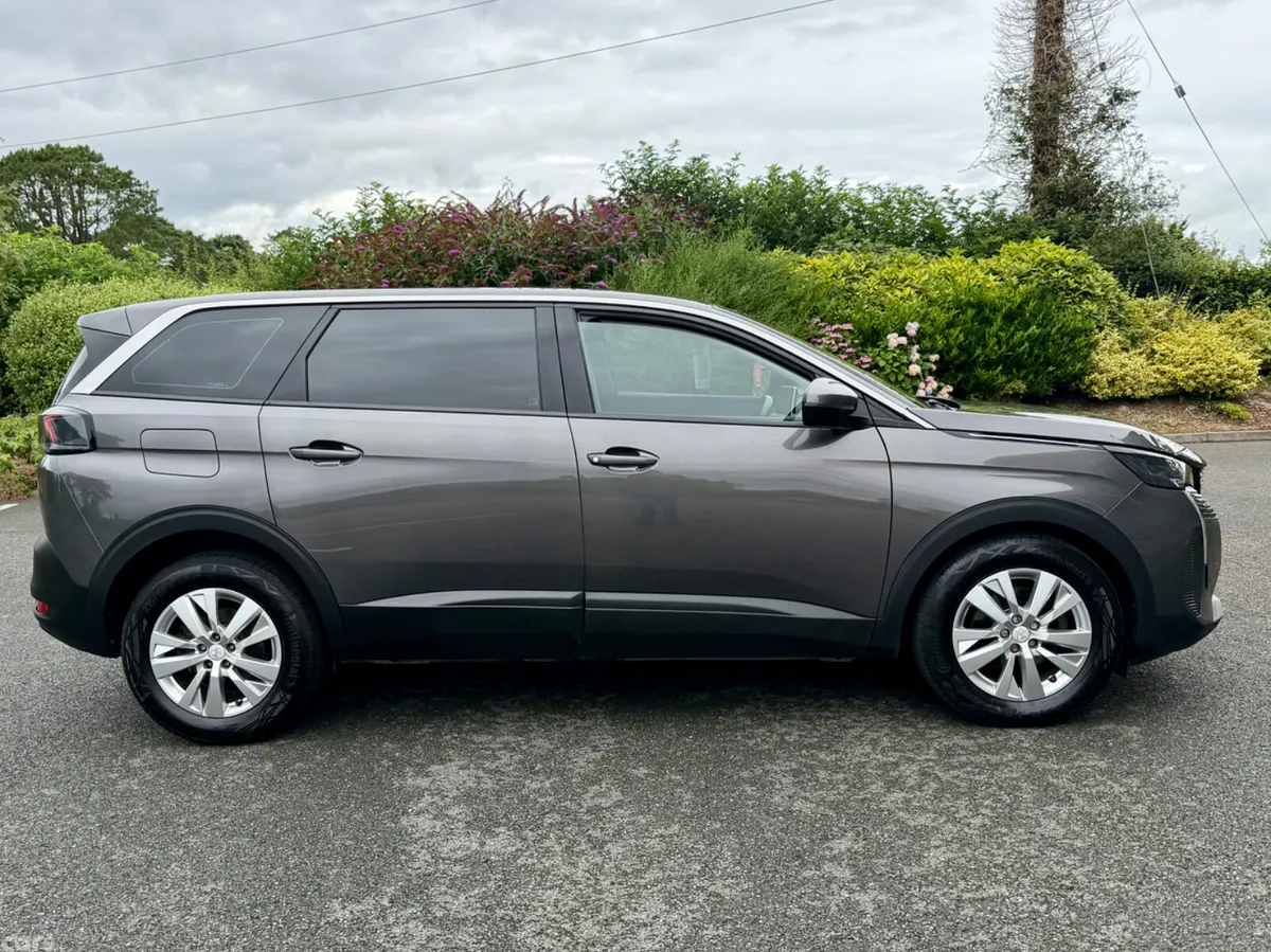 Peugeot 5008 MPV, Diesel, 2021, Grey