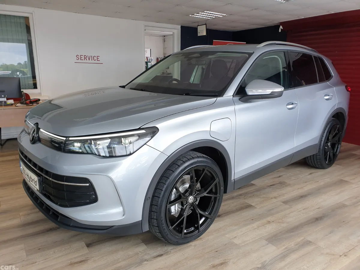 Volkswagen Tiguan SUV, Petrol Hybrid, 2025, Silver