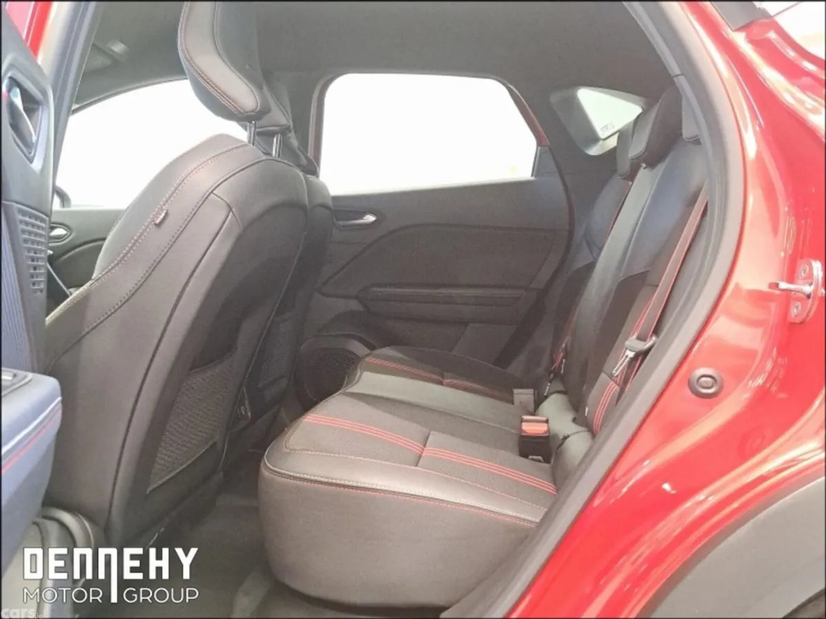 Renault Captur Hatchback, Petrol, 2022, Red