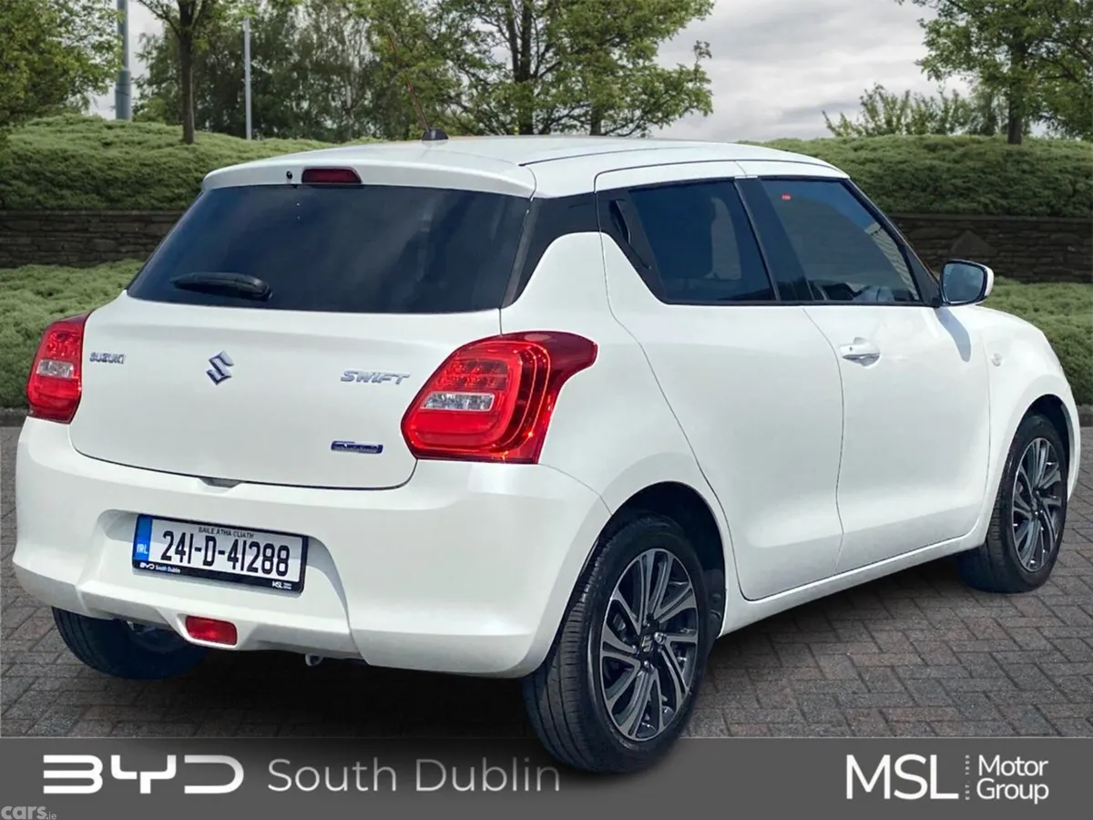 Suzuki Swift Hatchback, Petrol, 2024, White