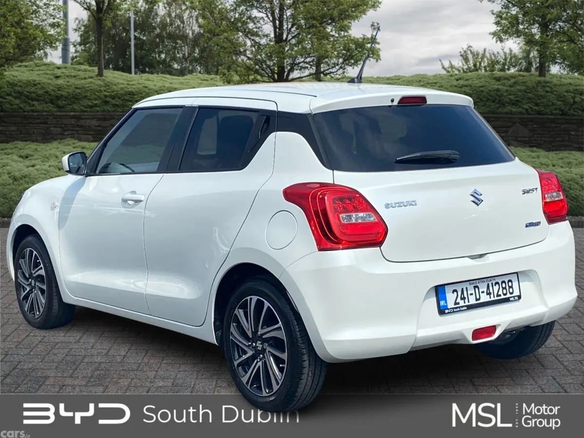 Suzuki Swift Hatchback, Petrol, 2024, White