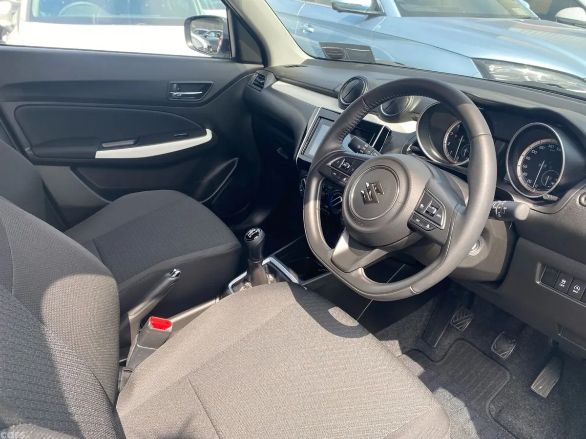 Suzuki Swift Hatchback, Petrol, 2024, White