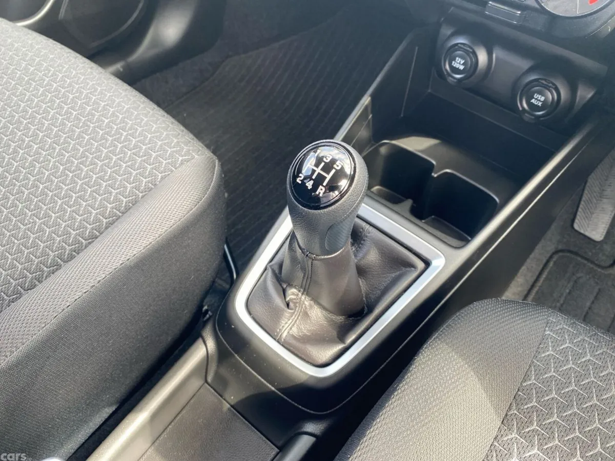 Suzuki Swift Hatchback, Petrol, 2024, White