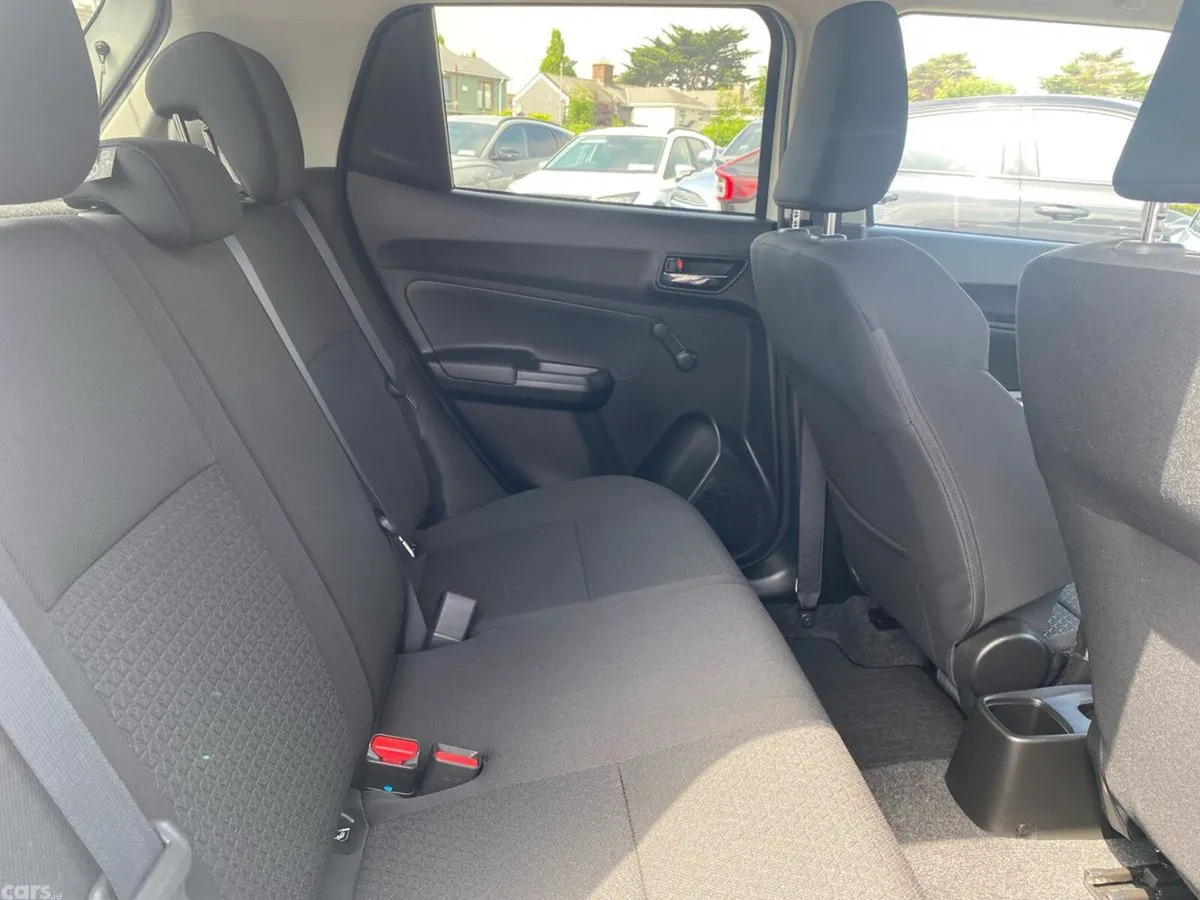 Suzuki Swift Hatchback, Petrol, 2024, White