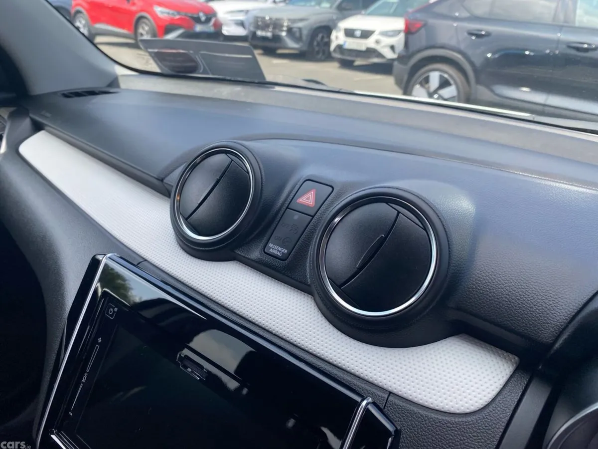 Suzuki Swift Hatchback, Petrol, 2024, White