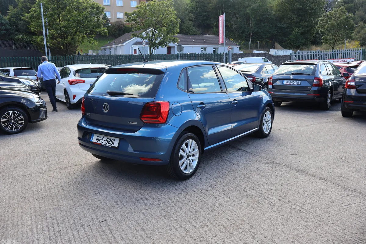Volkswagen Polo Hatchback, Petrol, 2016, Blue