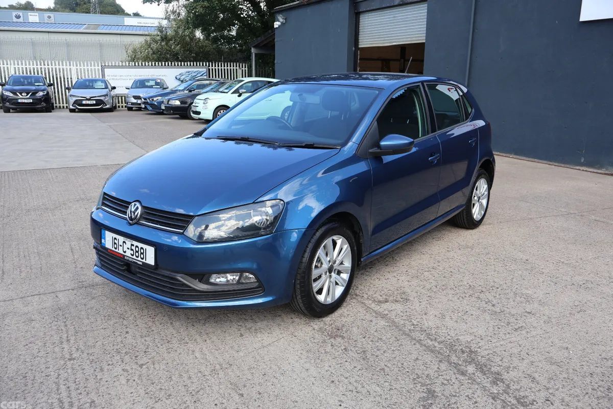 Volkswagen Polo Hatchback, Petrol, 2016, Blue