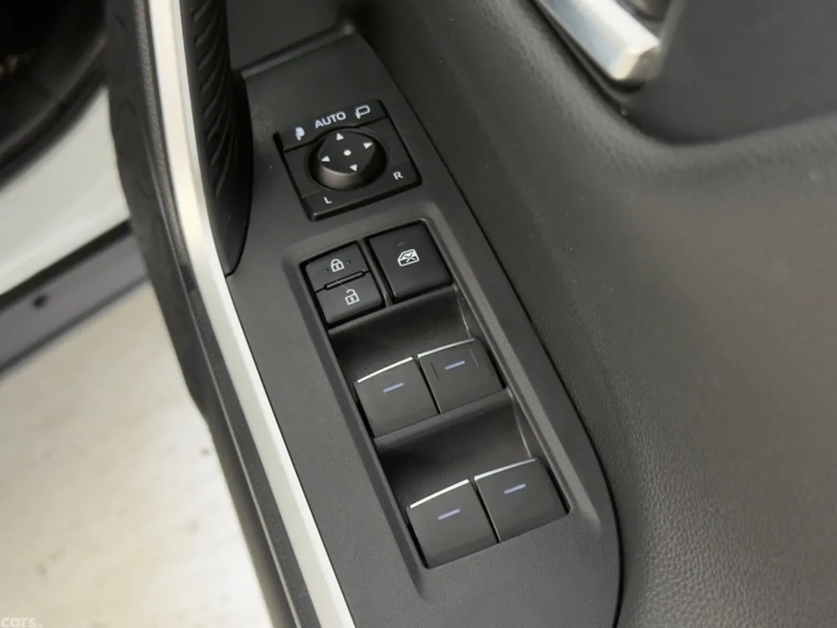 Toyota RAV4 SUV, Petrol Hybrid, 2023, White
