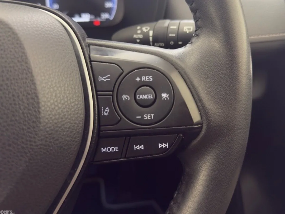 Toyota RAV4 SUV, Petrol Hybrid, 2023, White