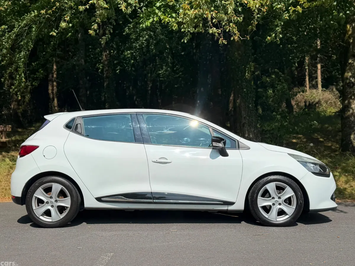 Renault Clio Hatchback, Diesel, 2016, White
