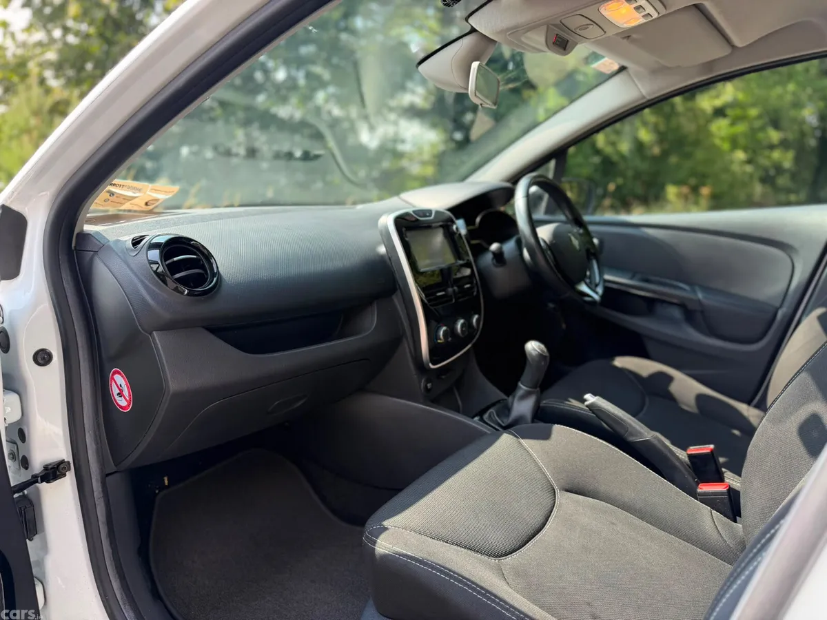 Renault Clio Hatchback, Diesel, 2016, White
