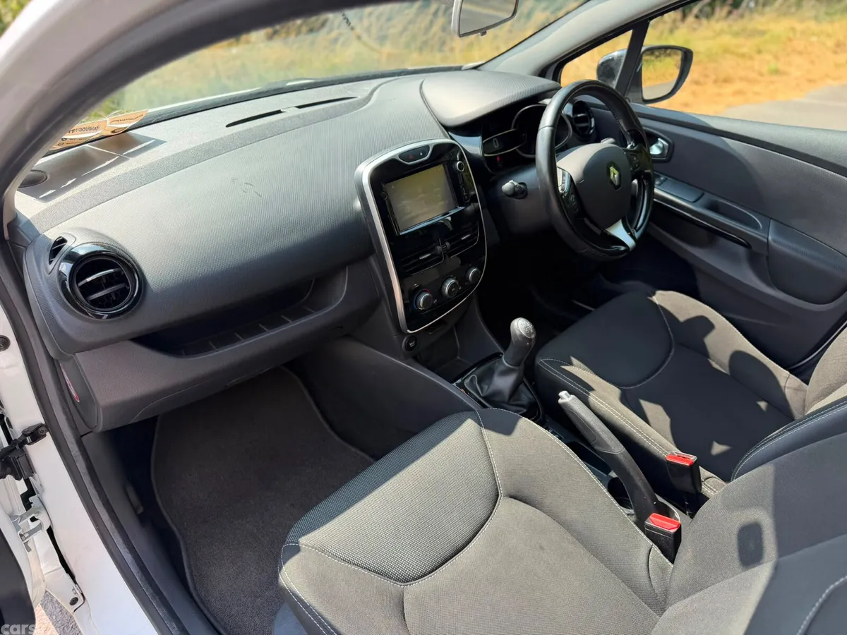 Renault Clio Hatchback, Diesel, 2016, White