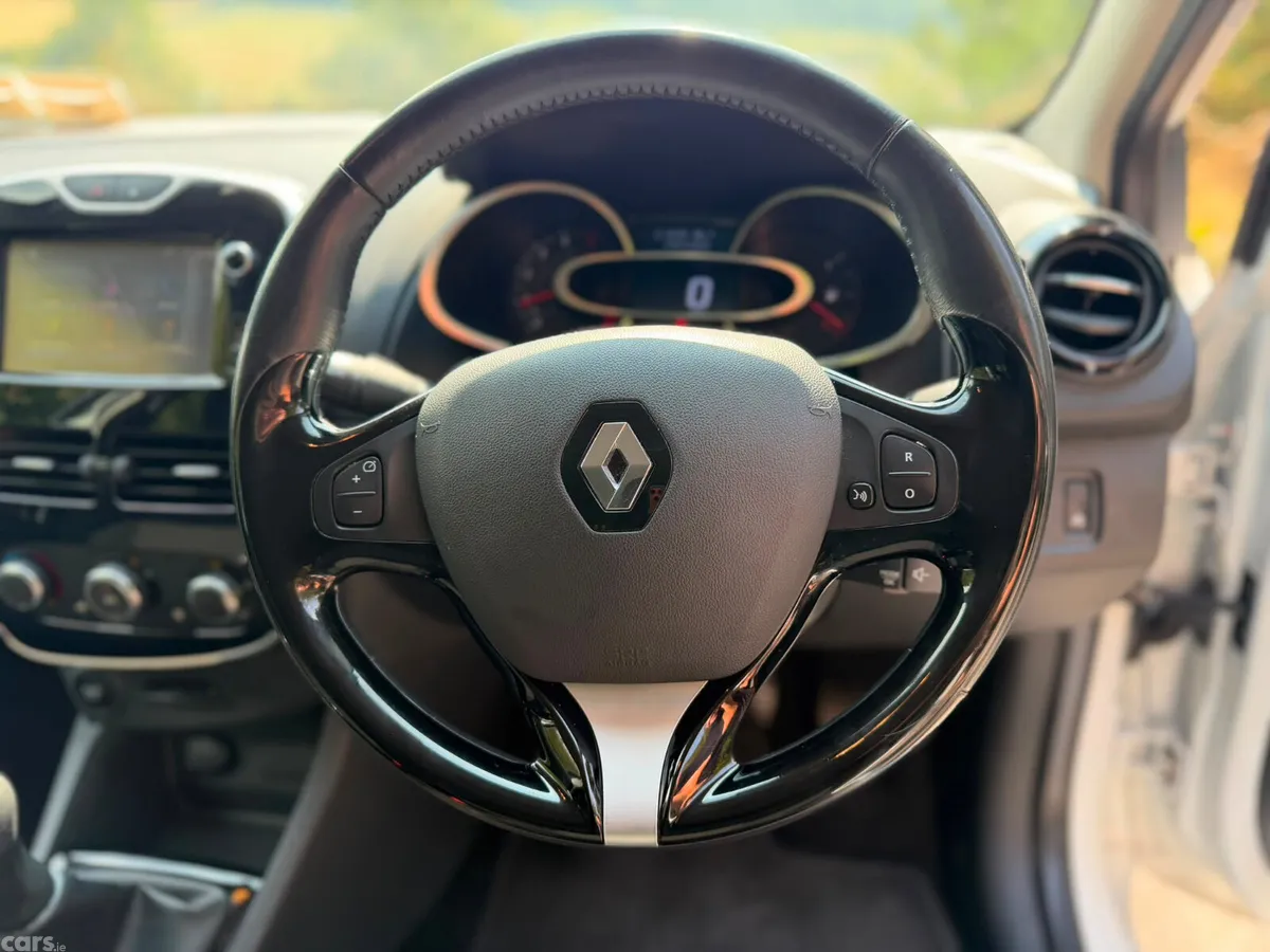 Renault Clio Hatchback, Diesel, 2016, White