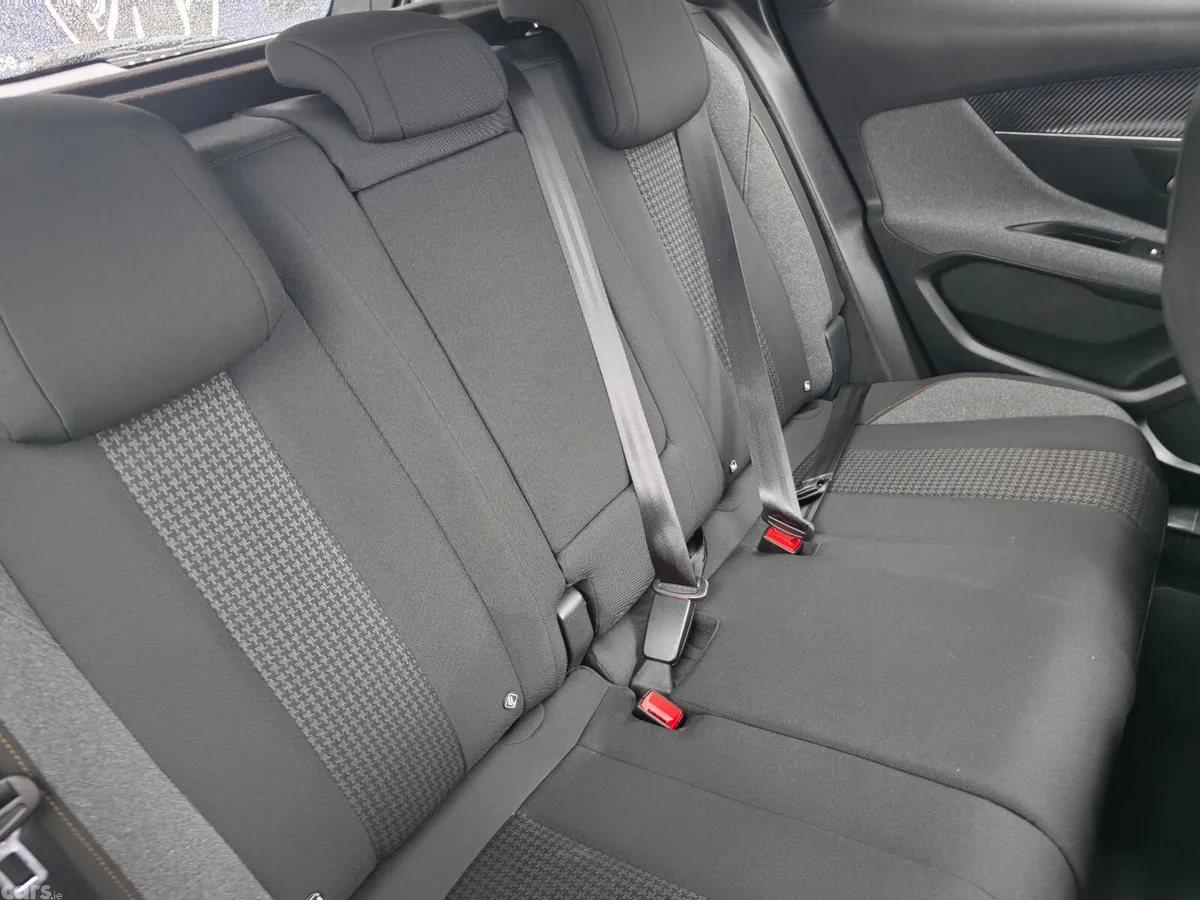 Peugeot 3008 MPV, Diesel, 2020, Brown