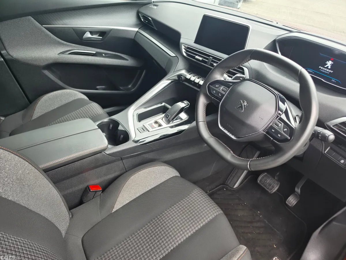 Peugeot 3008 MPV, Diesel, 2020, Brown
