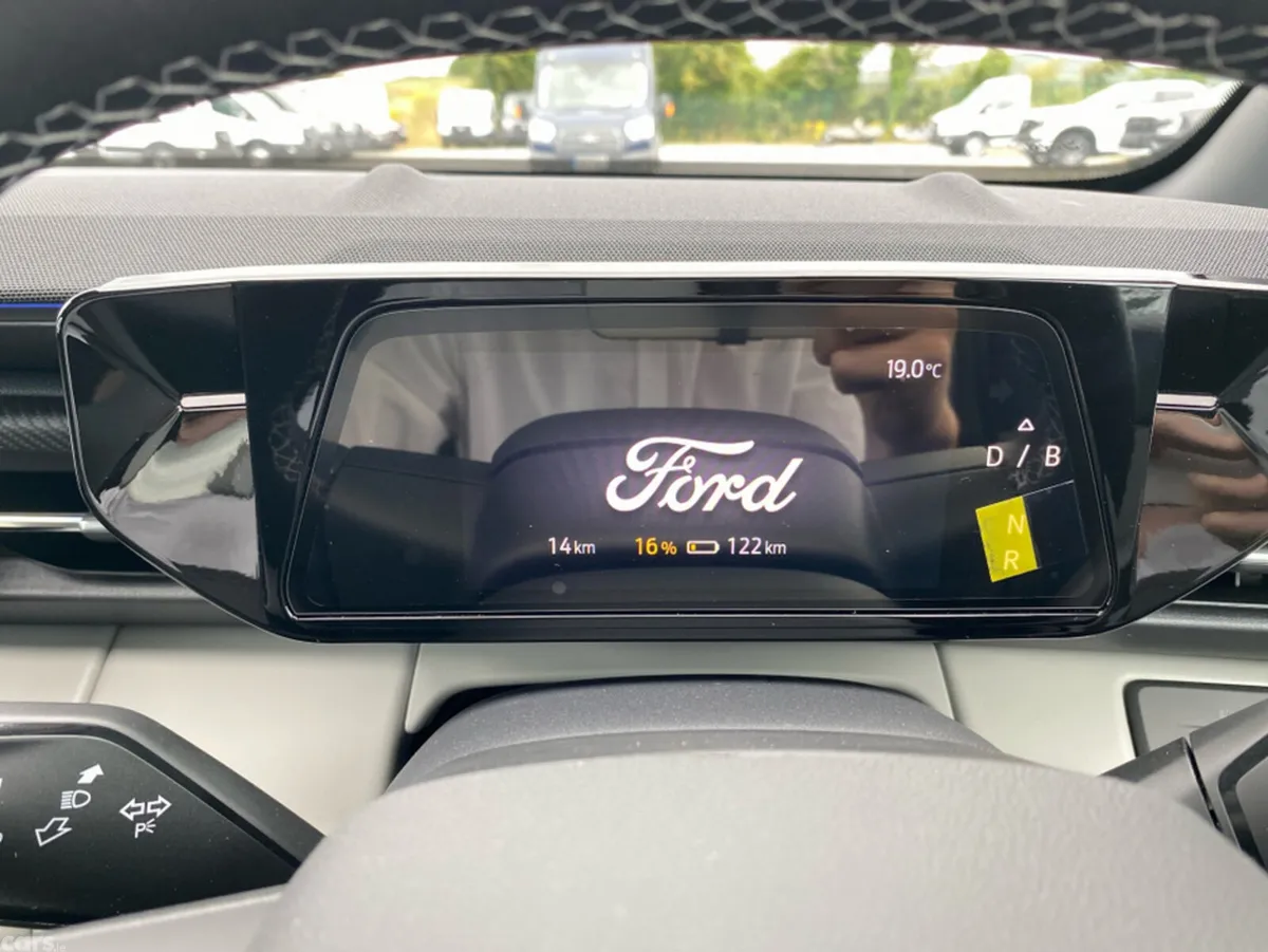 Ford Capri MPV, Electric, 2026, Grey