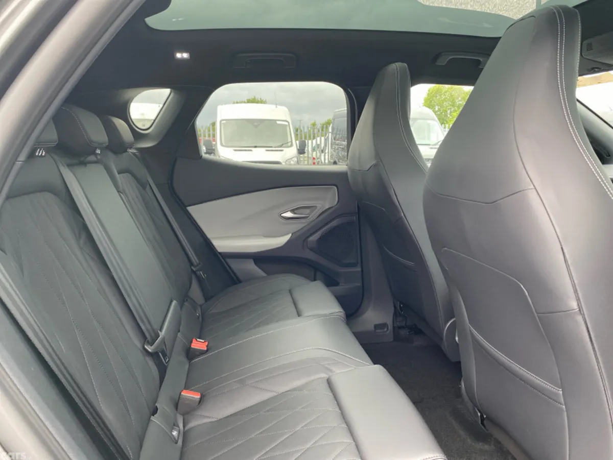 Ford Capri MPV, Electric, 2026, Grey