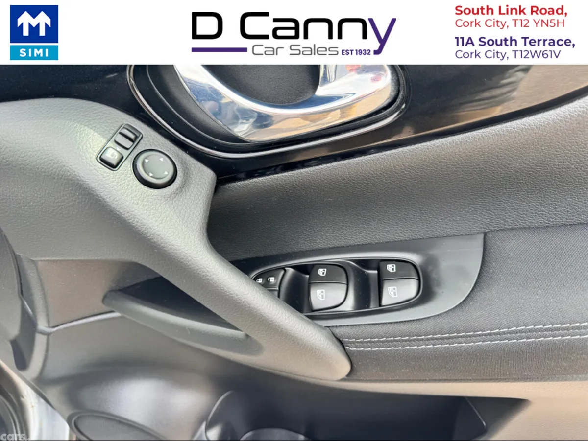 Nissan Qashqai MPV, Petrol, 2019, Grey