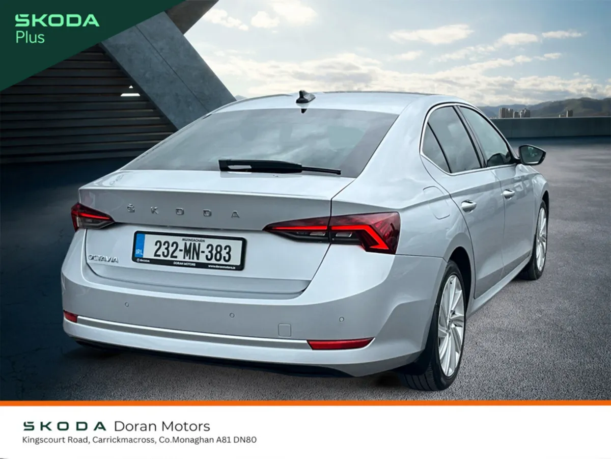 Skoda Octavia Hatchback, Diesel, 2023, Grey