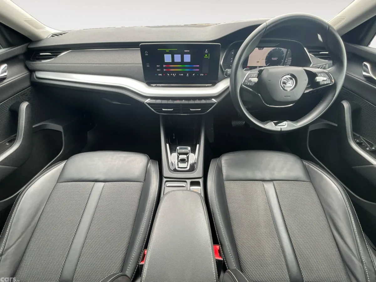 Skoda Octavia Hatchback, Diesel, 2023, Grey