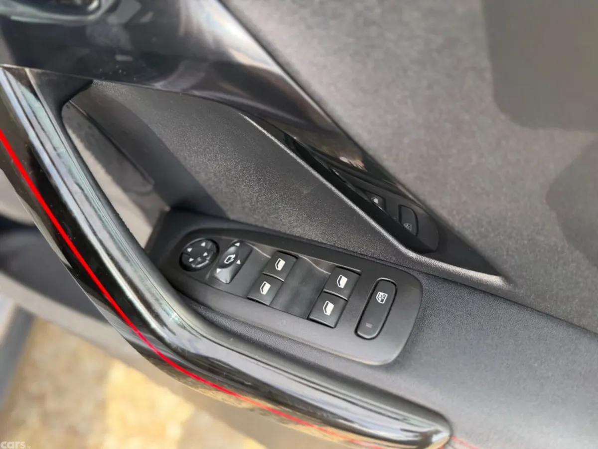 Peugeot 2008 Estate, Petrol, 2017, Grey