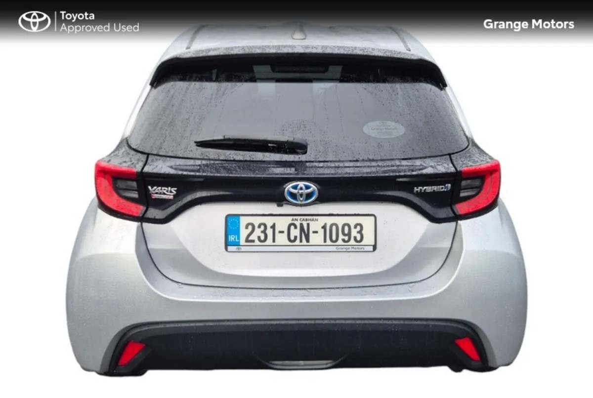 Toyota Yaris Hatchback, Petrol Hybrid, 2023, Silver