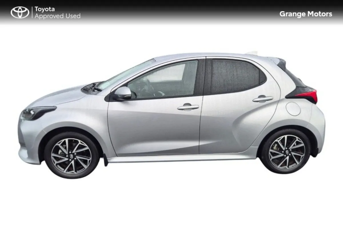 Toyota Yaris Hatchback, Petrol Hybrid, 2023, Silver