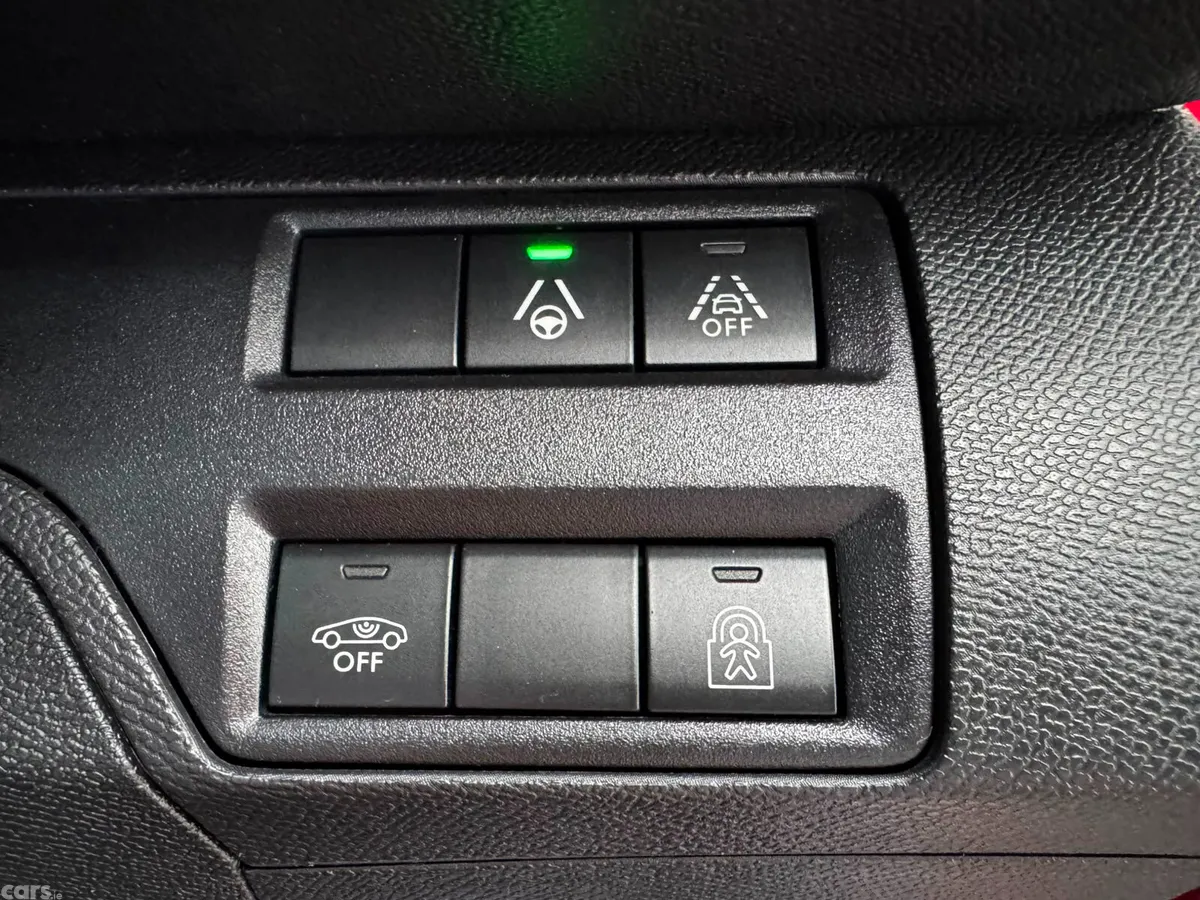 Peugeot 3008 SUV, Petrol Hybrid, 2024, Red
