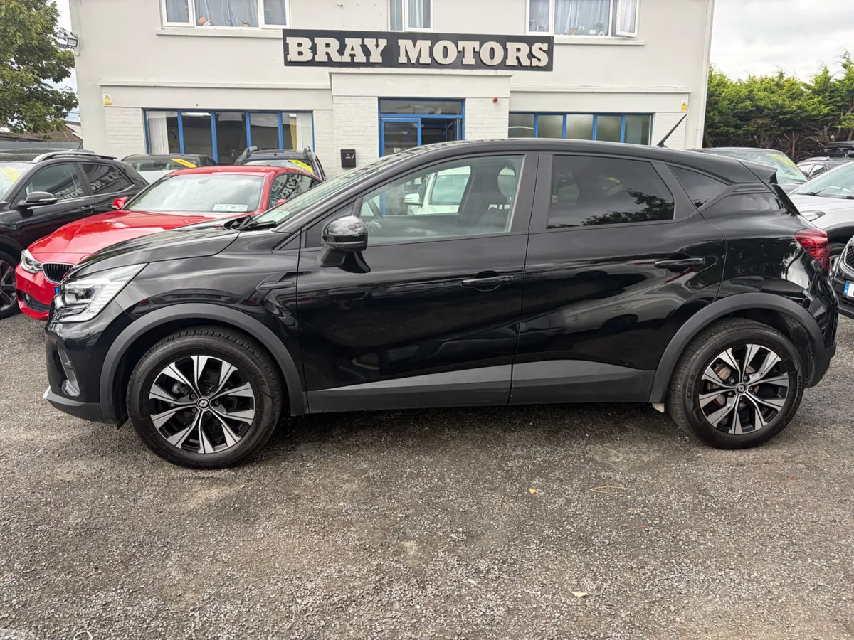 Renault Captur Hatchback, Petrol, 2023, Black