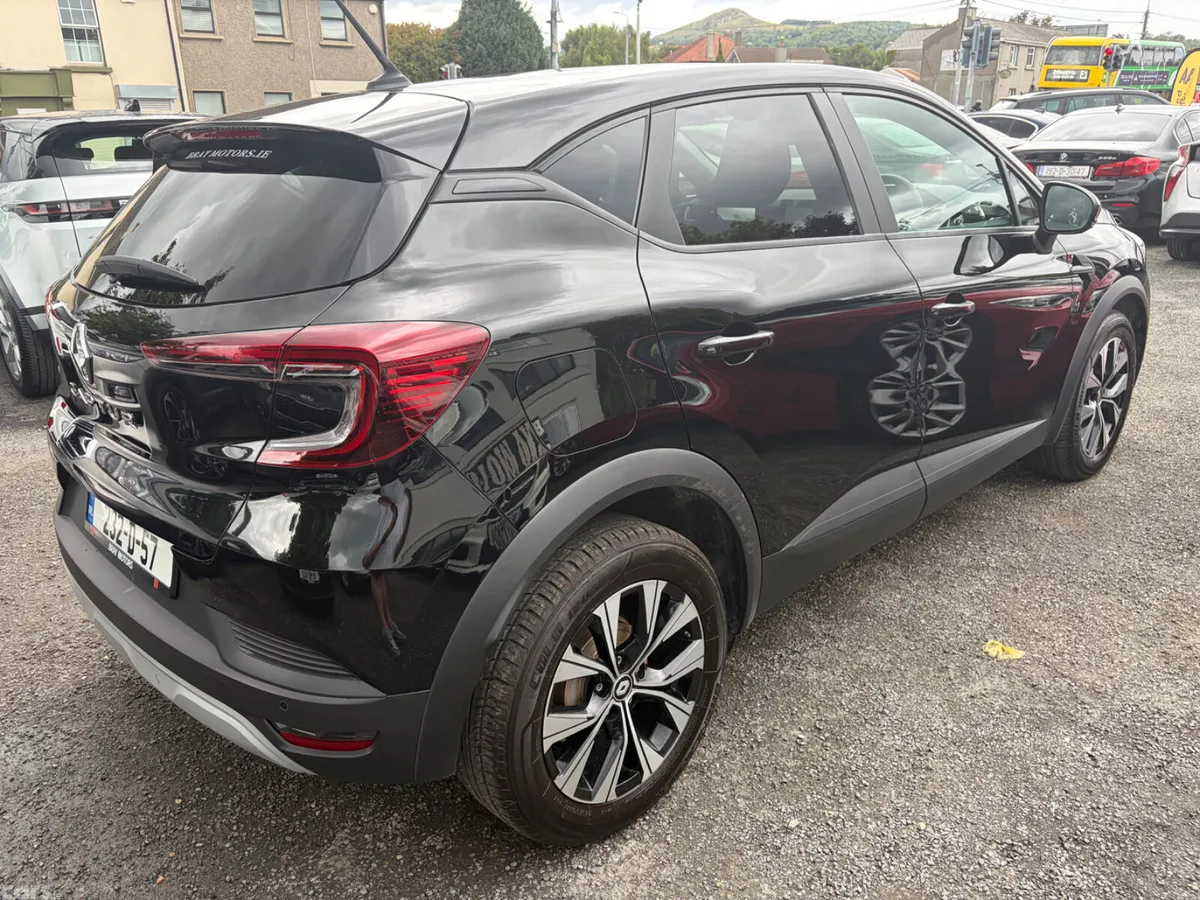 Renault Captur Hatchback, Petrol, 2023, Black