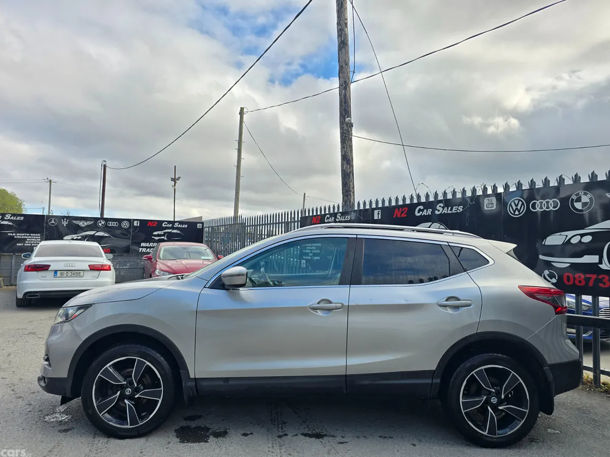 Nissan Qashqai SUV, Diesel, 2017, Grey