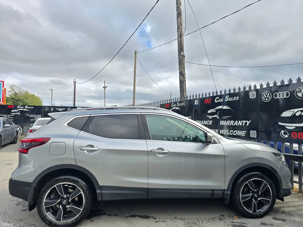 Nissan Qashqai SUV, Diesel, 2017, Grey
