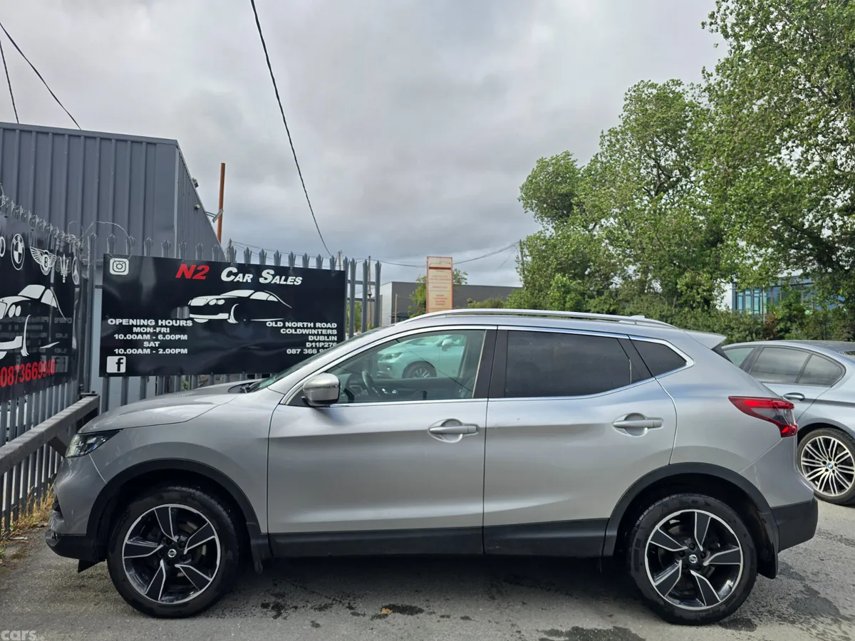 Nissan Qashqai SUV, Diesel, 2017, Grey