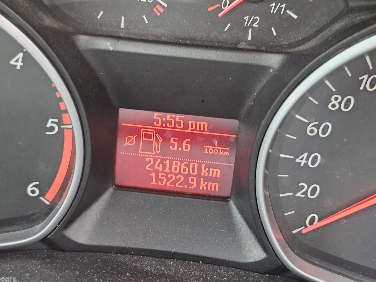 Ford Mondeo Saloon, Diesel, 2010, Gold
