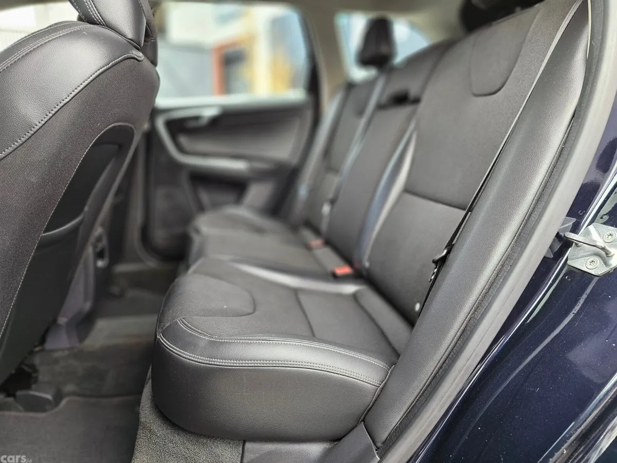 Volvo XC60 SUV, Diesel, 2015, Blue