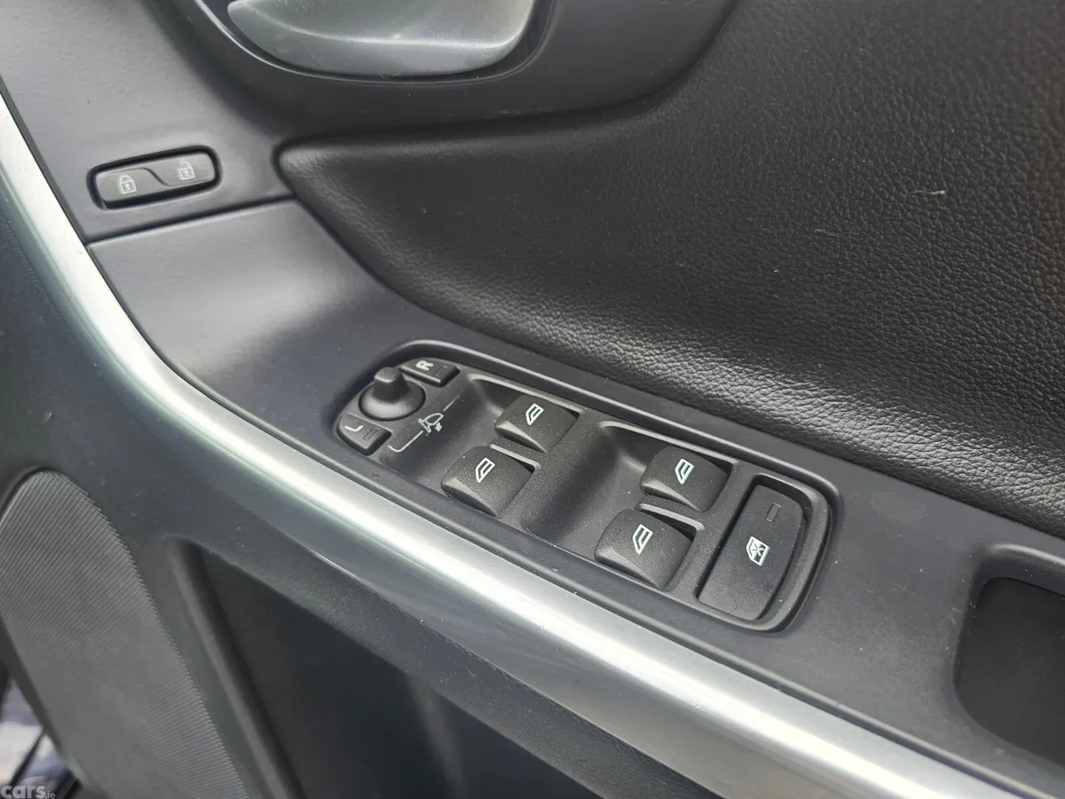 Volvo XC60 SUV, Diesel, 2015, Blue