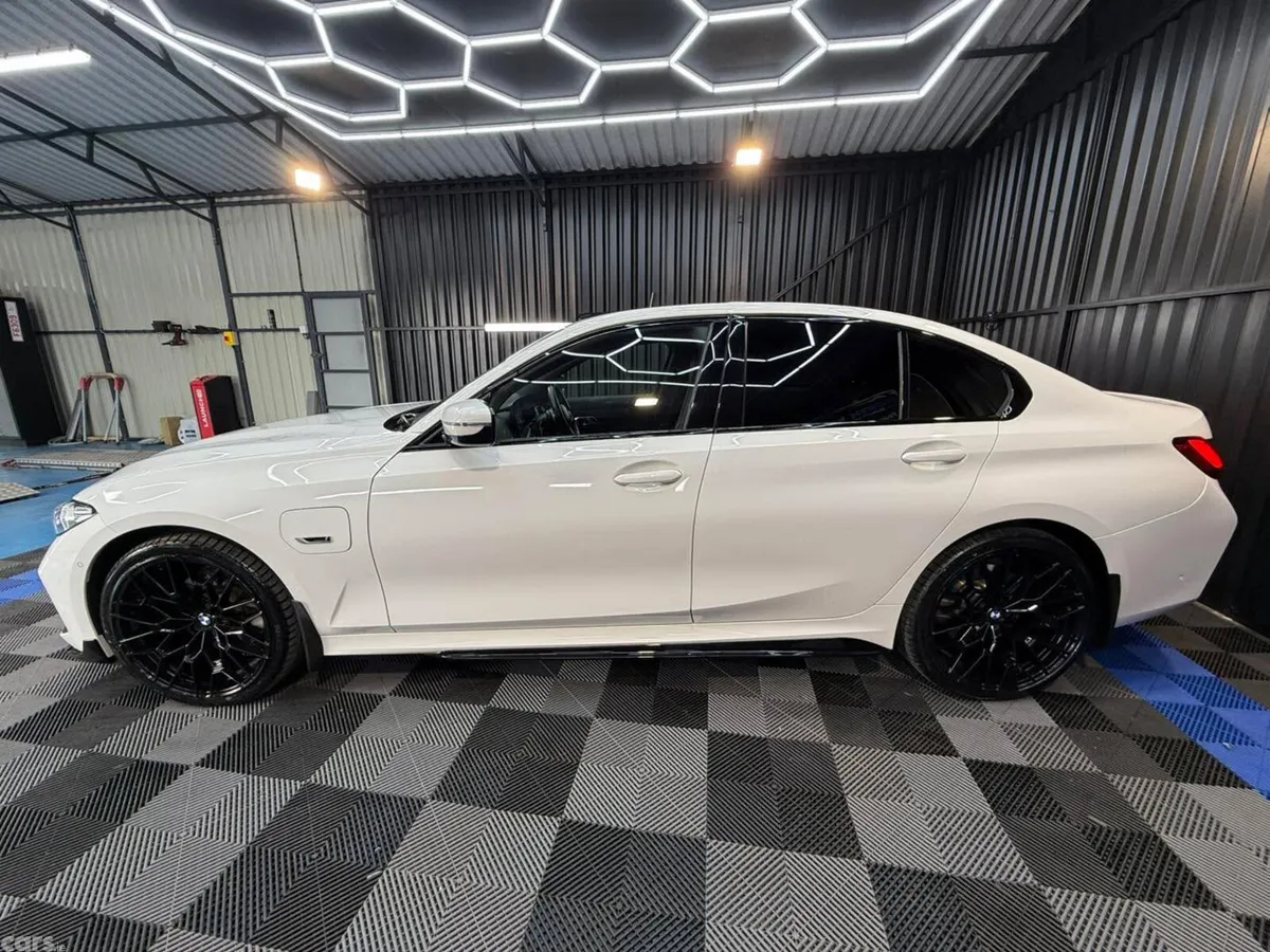 BMW 3-Series Saloon, Petrol Hybrid, 2023, White