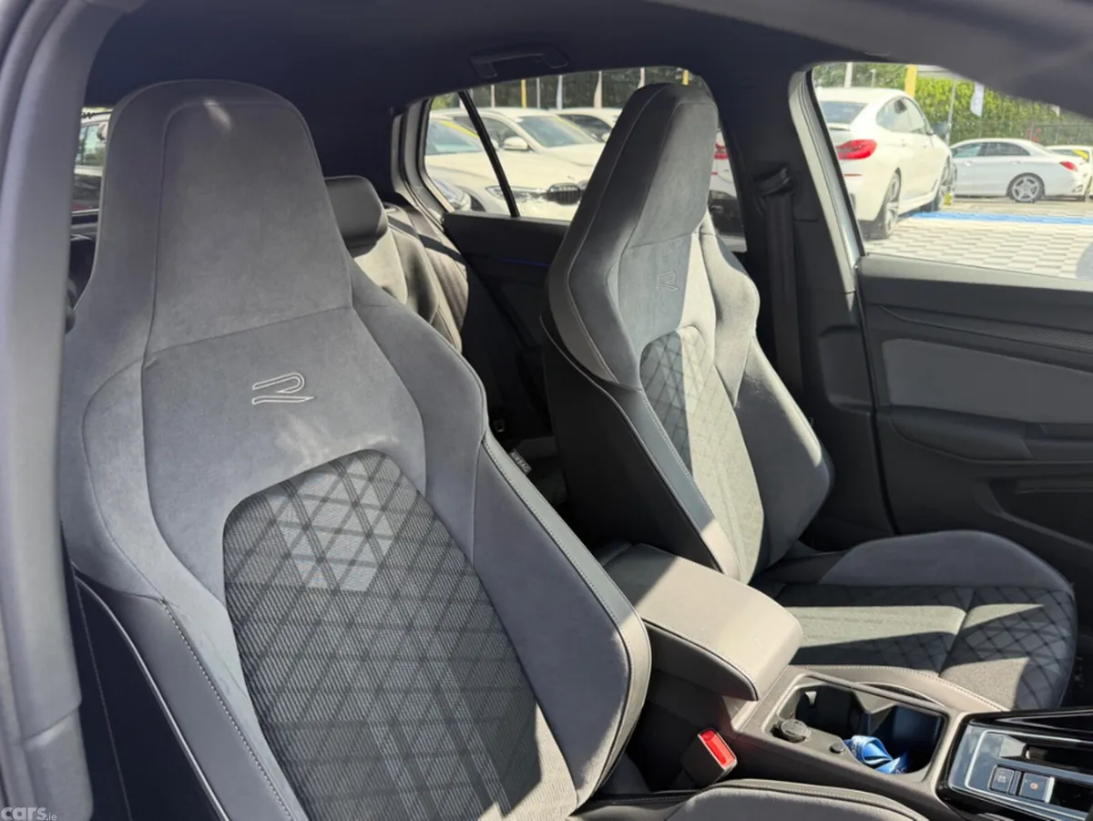 Volkswagen Golf Hatchback, Diesel, 2023, White