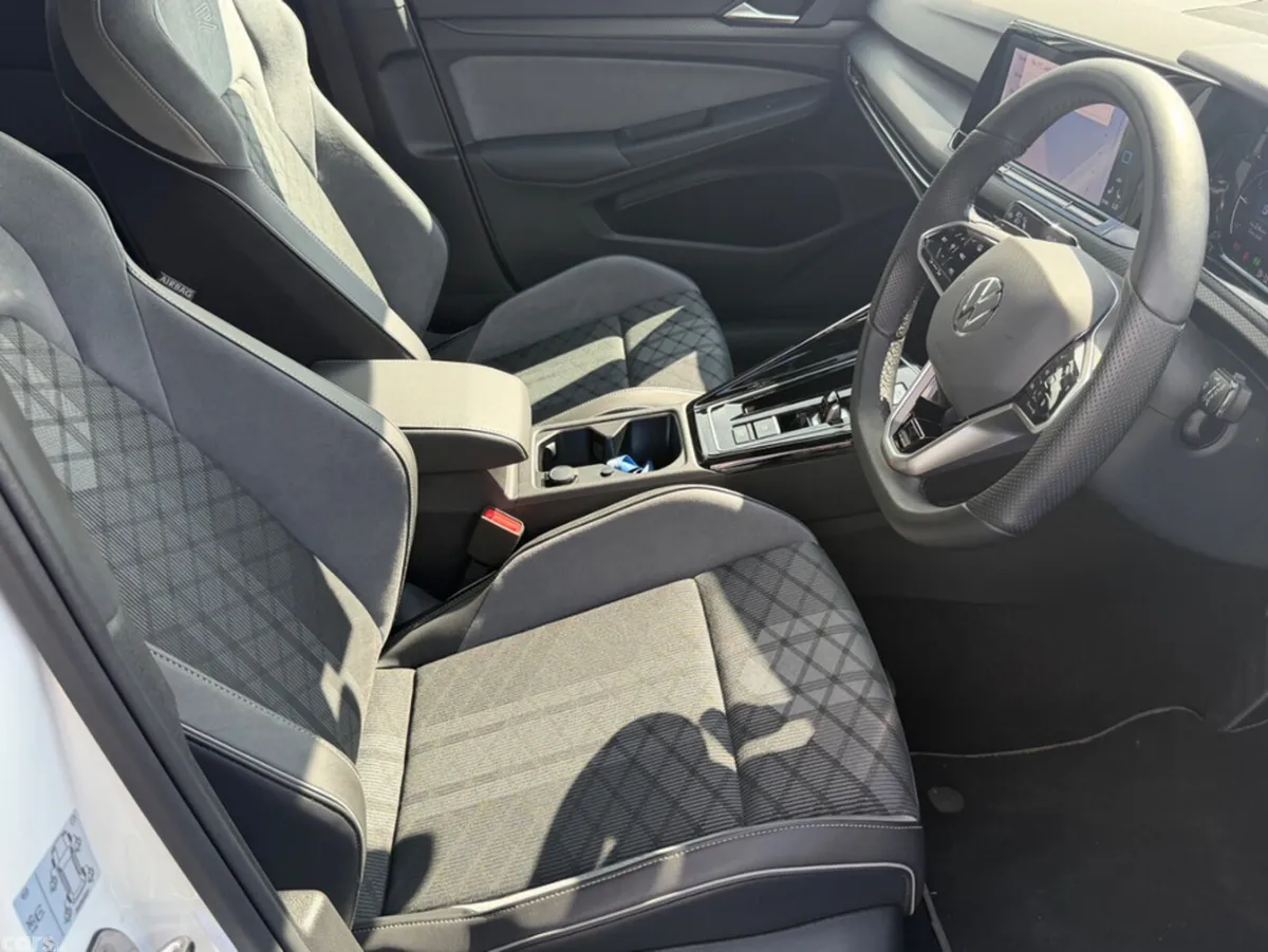 Volkswagen Golf Hatchback, Diesel, 2023, White