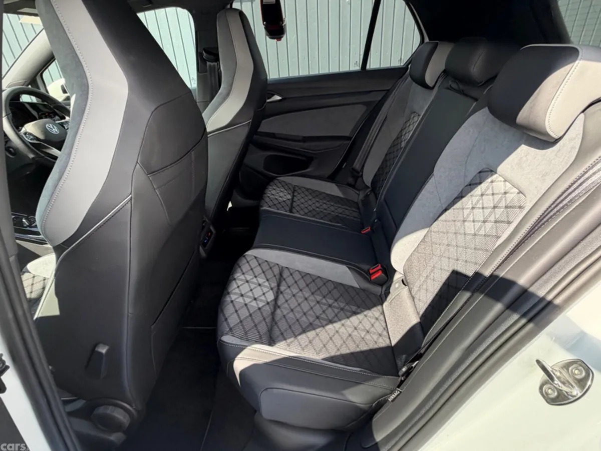 Volkswagen Golf Hatchback, Diesel, 2023, White