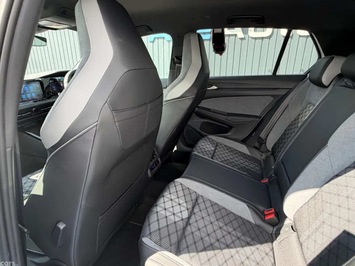 Volkswagen Golf Hatchback, Diesel, 2023, White
