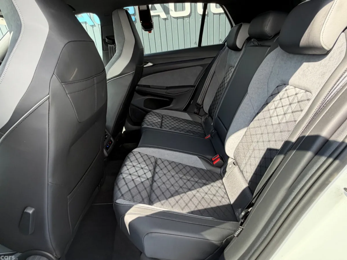 Volkswagen Golf Hatchback, Diesel, 2023, White