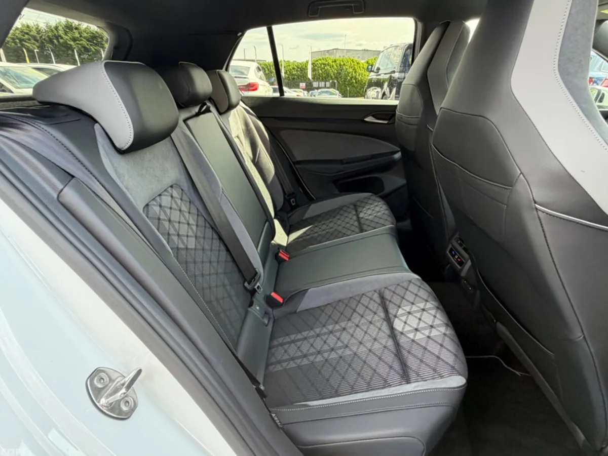Volkswagen Golf Hatchback, Diesel, 2023, White