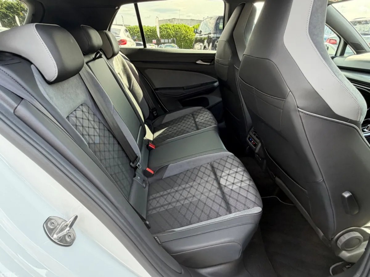 Volkswagen Golf Hatchback, Diesel, 2023, White