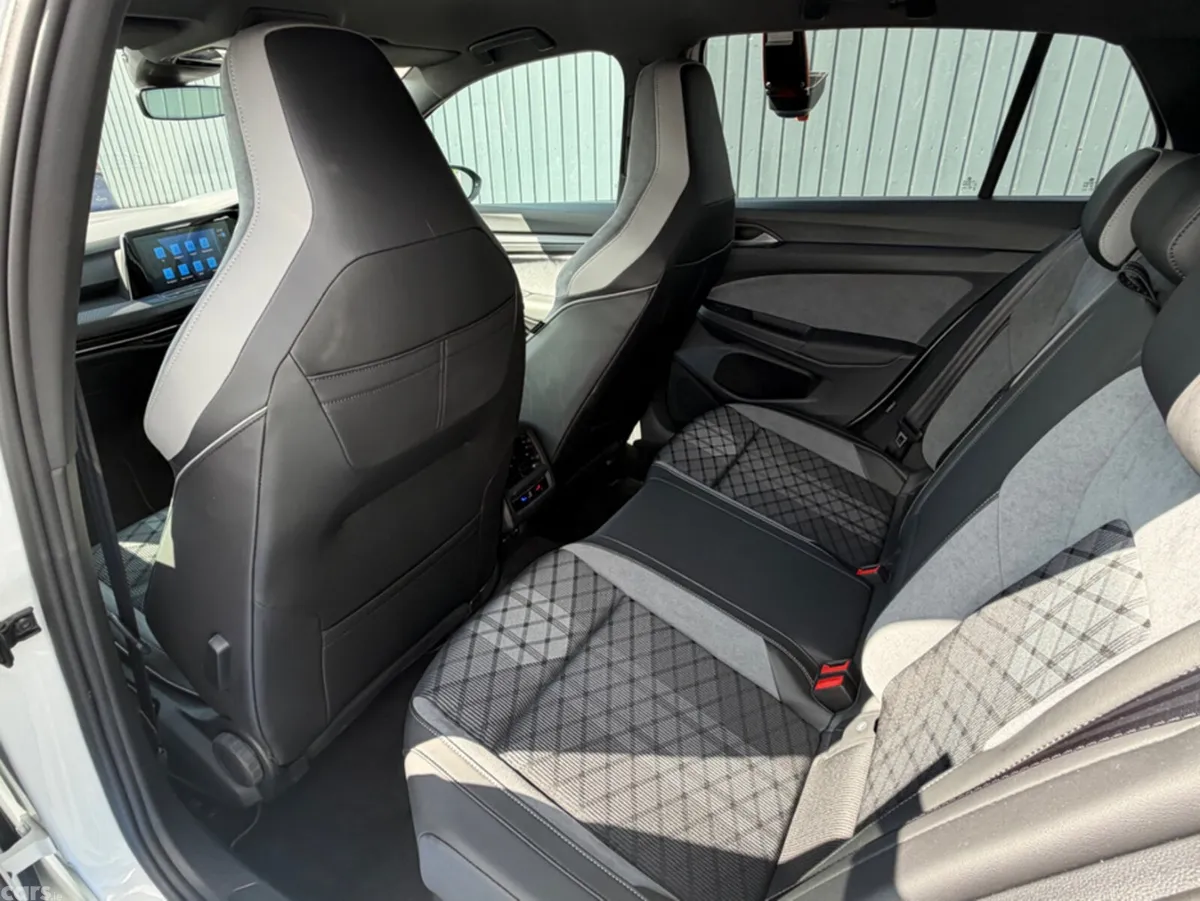 Volkswagen Golf Hatchback, Diesel, 2023, White
