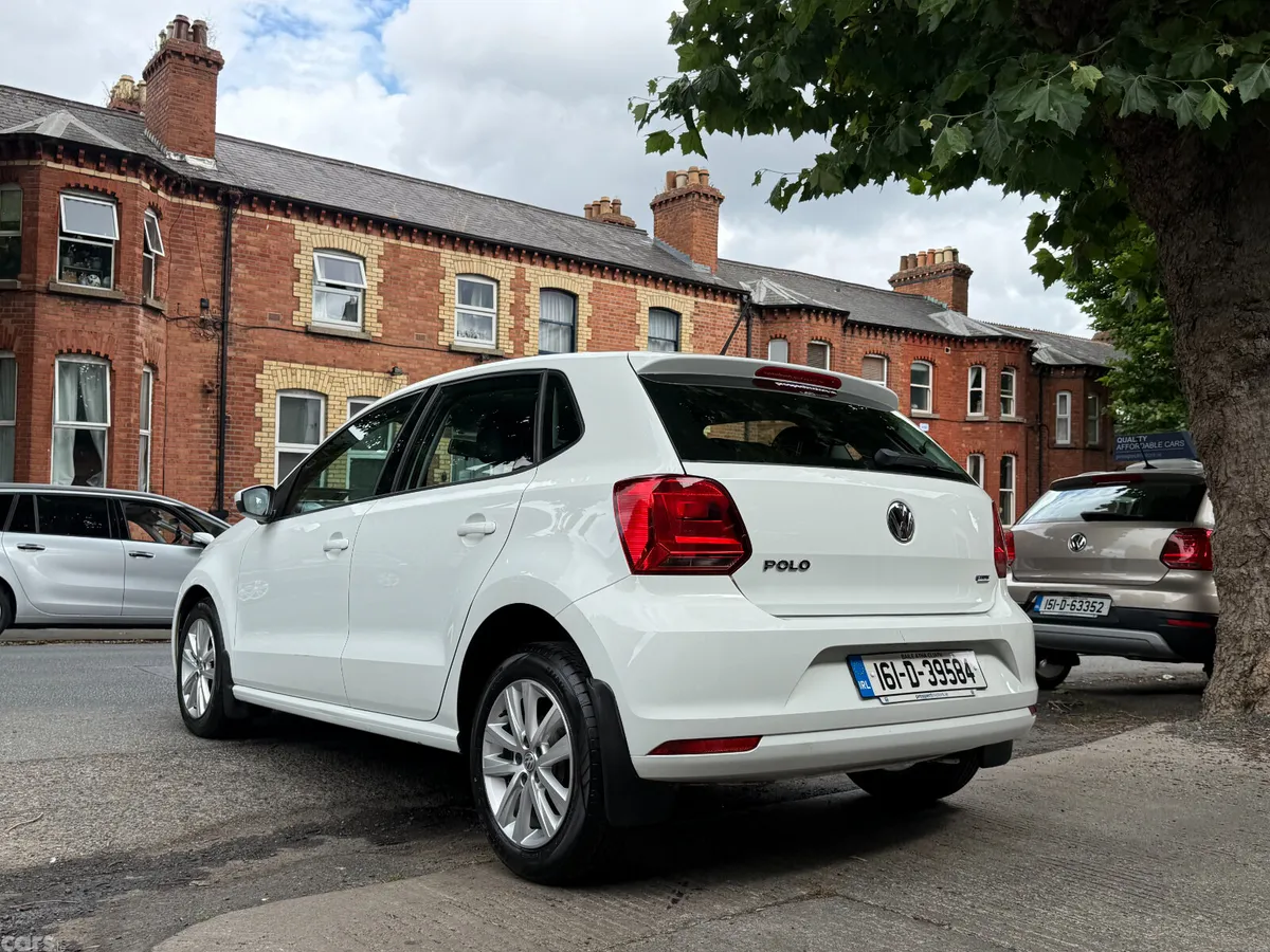 Volkswagen Polo Hatchback, Petrol, 2016, White