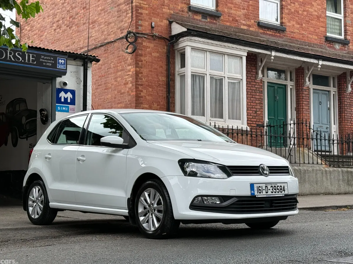 Volkswagen Polo Hatchback, Petrol, 2016, White