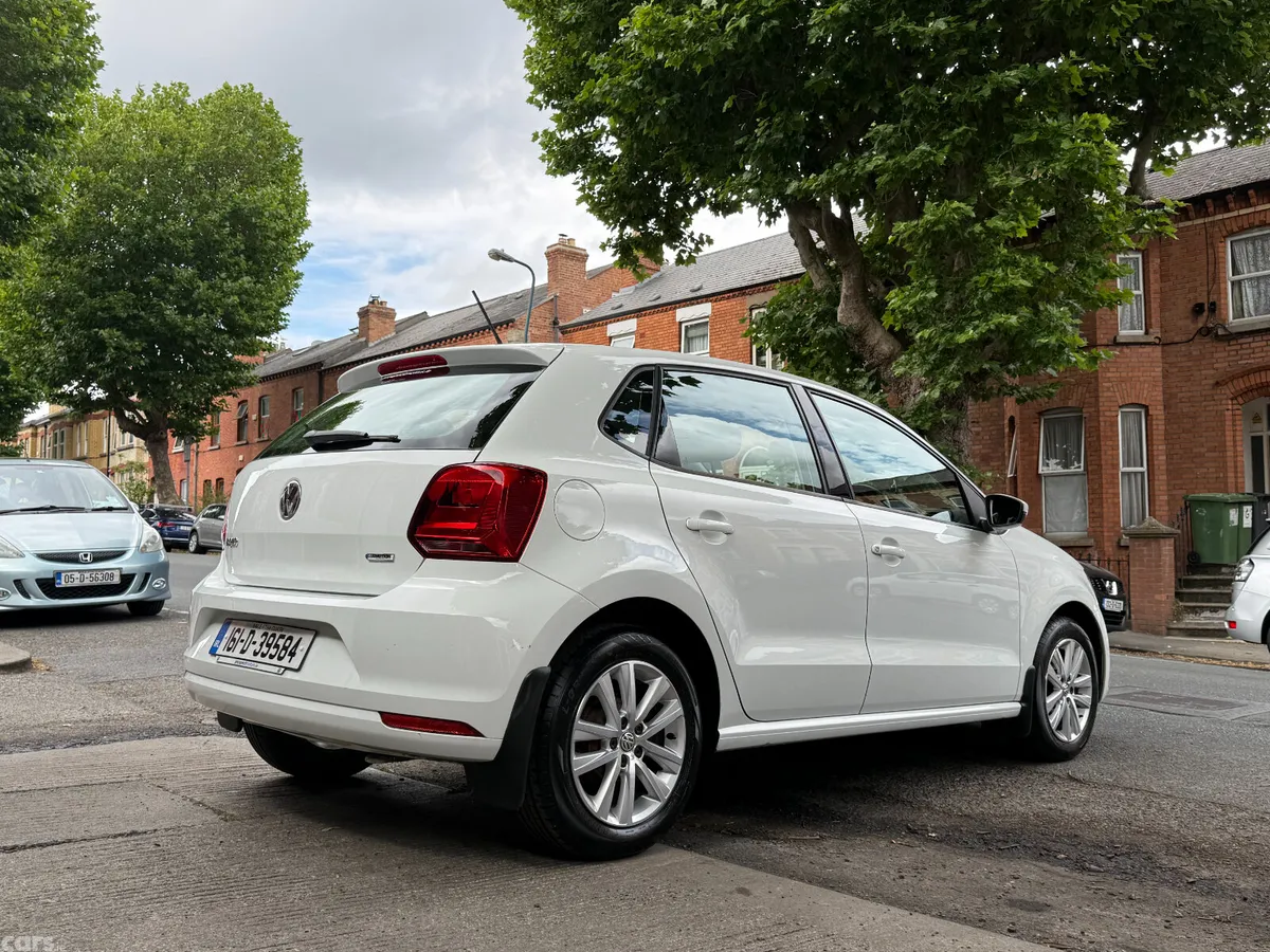 Volkswagen Polo Hatchback, Petrol, 2016, White