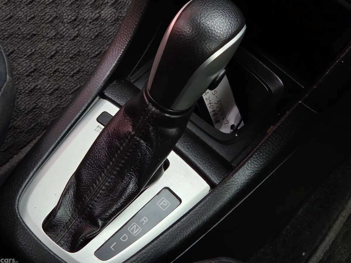 Suzuki Swift Hatchback, Petrol, 2016, Black