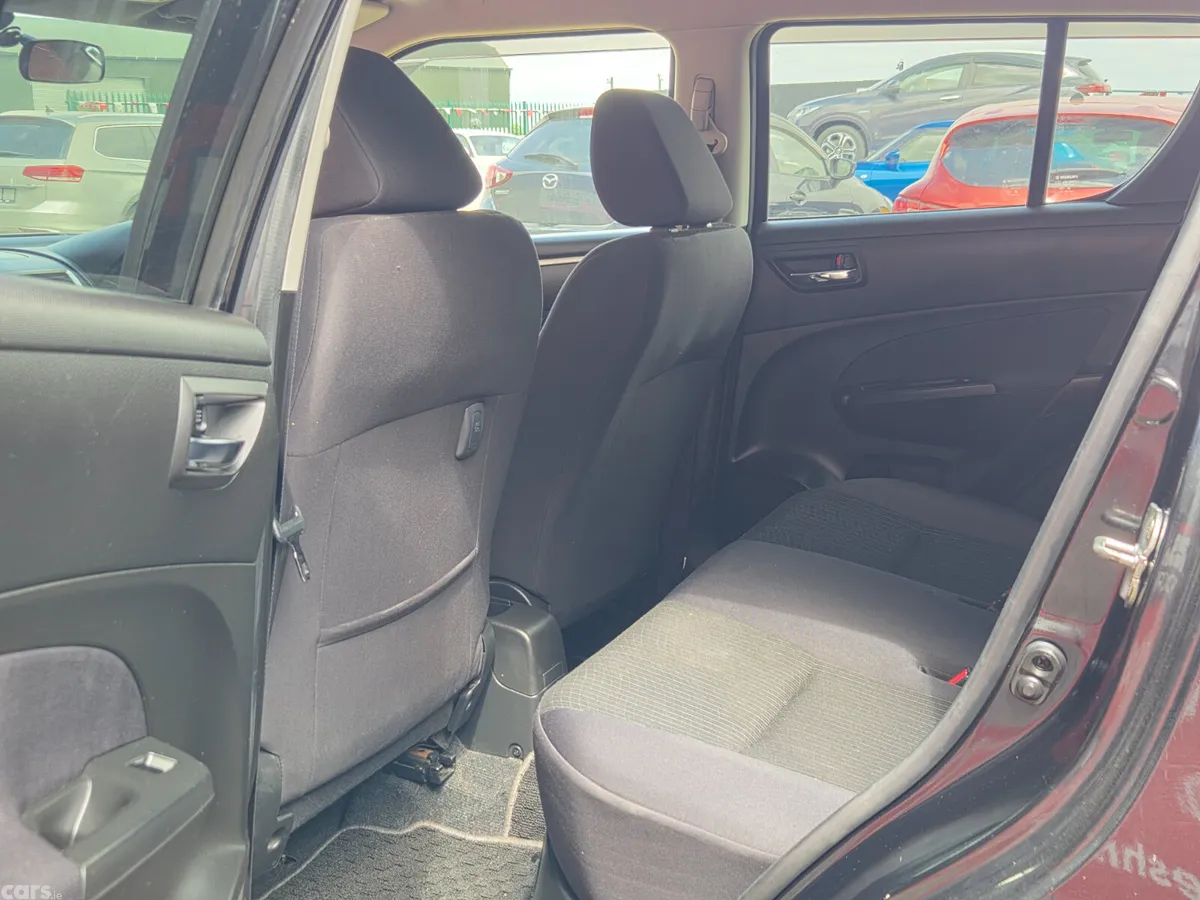 Suzuki Swift Hatchback, Petrol, 2016, Black